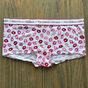 NWT Victoria’s Secret Red Pink Lips Kiss Logo Thick Waistband Shortie Size Large